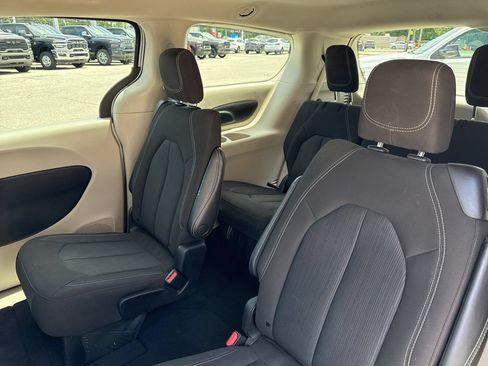 Used 2023 Chrysler Voyager LX FWD image 38
