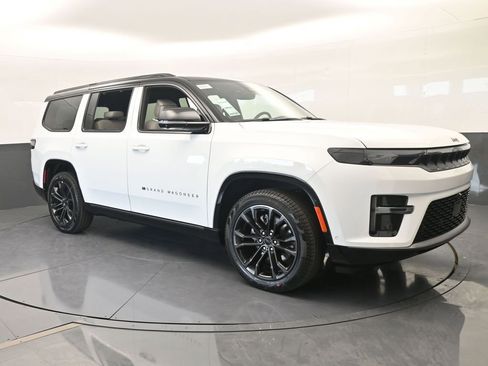 New 2026 Jeep Grand Wagoneer Summit AWD/4WD image 8