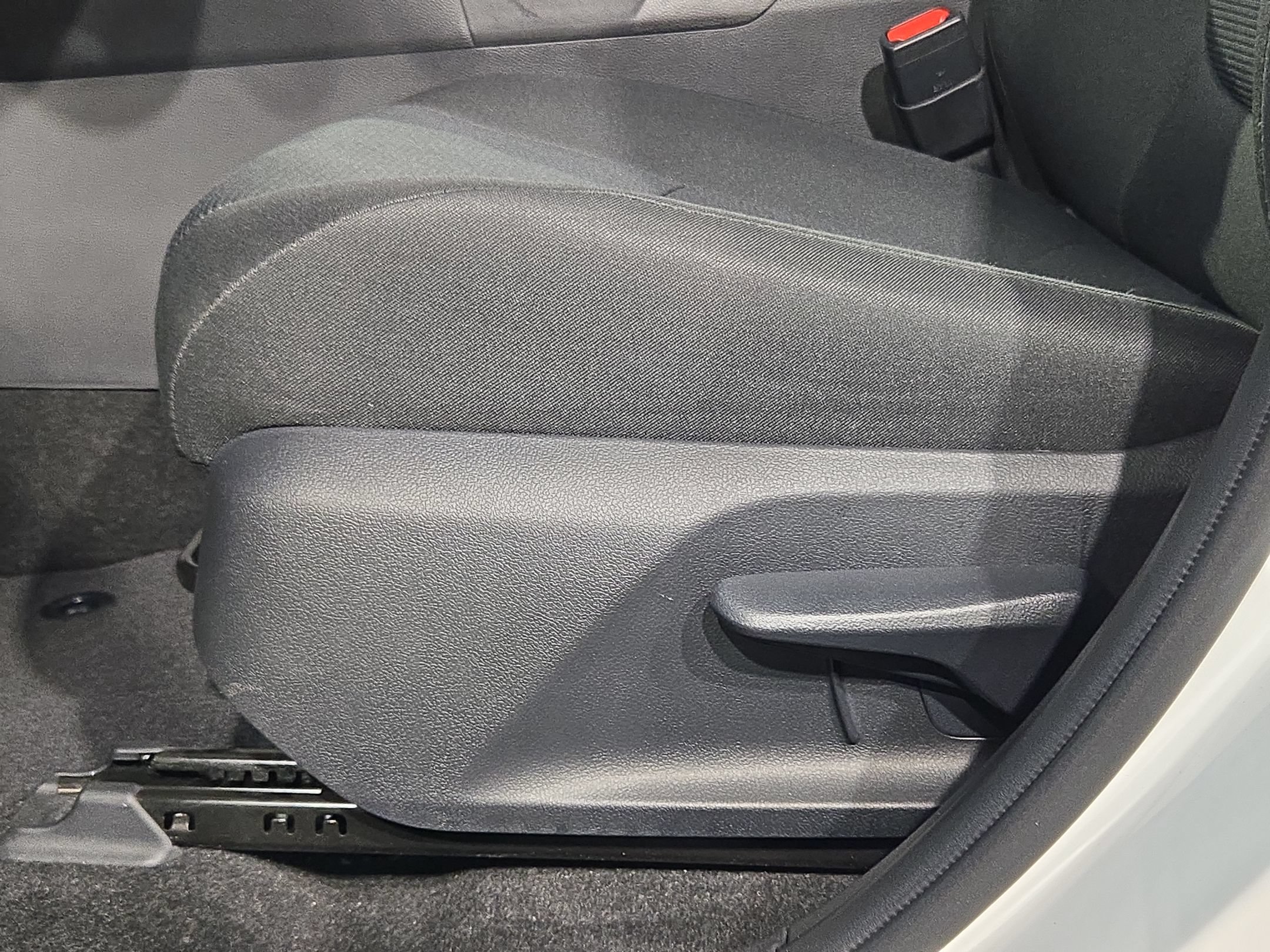 Used 2024 Toyota RAV4 LE FWD image 22