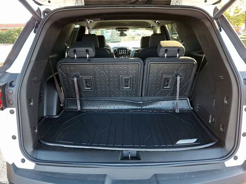 Used 2023 Chevrolet Traverse LT w/ LPO, Floor Liner Package image 29