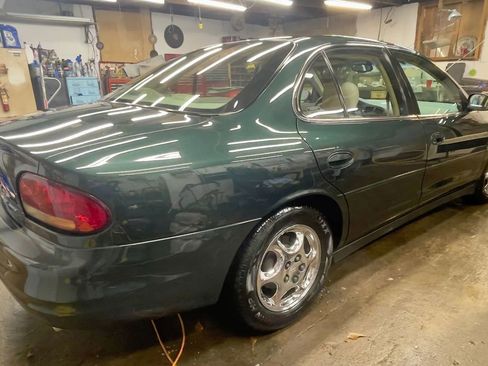 Used 1999 Oldsmobile Intrigue GL image 35