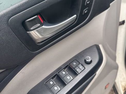 Used 2014 Toyota Highlander Limited image 28