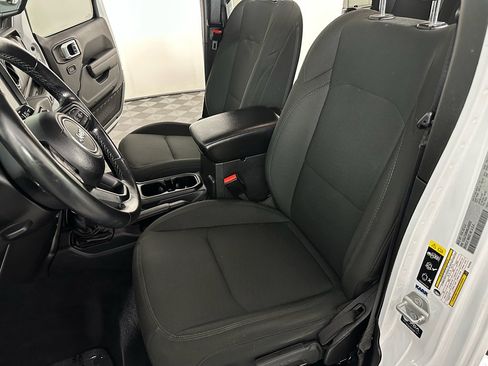 Used 2021 Jeep Gladiator Sport image 25