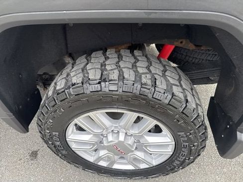 Used 2021 GMC Sierra 2500 SLT w/ SLT Premium Package AWD/4WD image 12