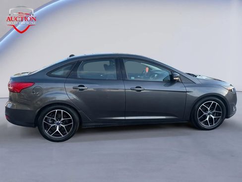 Used 2018 Ford Focus SEL w/ Cold Weather Package image 2