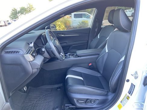 Used 2025 Toyota Camry SE FWD image 34