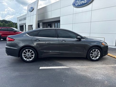 Used 2019 Ford Fusion SE FWD image 11