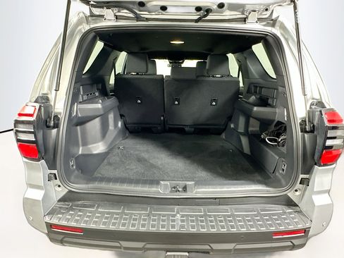 Used 2025 Toyota 4Runner TRD Off-Road image 29