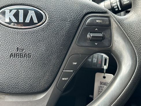 Used 2017 Kia Forte LX FWD image 24