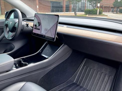 Used 2021 Tesla Model Y Long Range AWD/4WD image 23