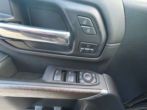 Used 2022 GMC Sierra 3500 Denali image 17