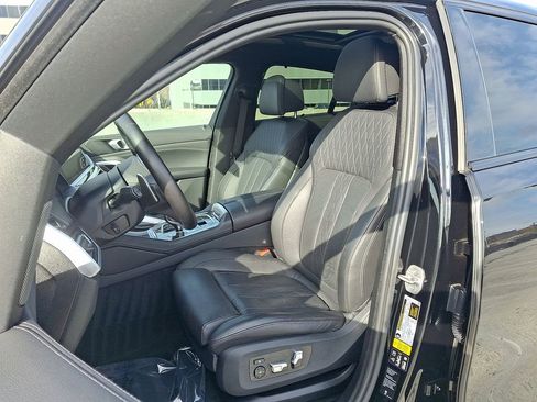 Used 2022 BMW X6 M50i w/ Executive Package image 5