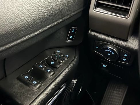 Used 2020 Ford Expedition XLT w/ Equipment Group 201A AWD/4WD image 11