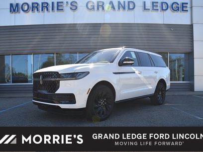 New 2025 Lincoln Navigator Reserve w/ Jet Appearance Package