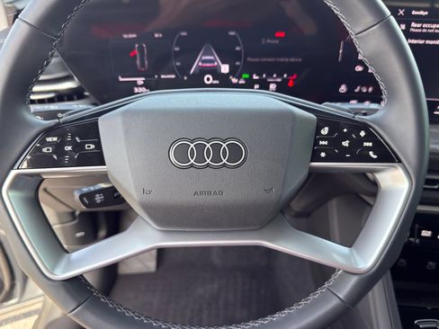 Used 2025 Audi Q5 Premium w/ Convenience Package AWD/4WD image 17