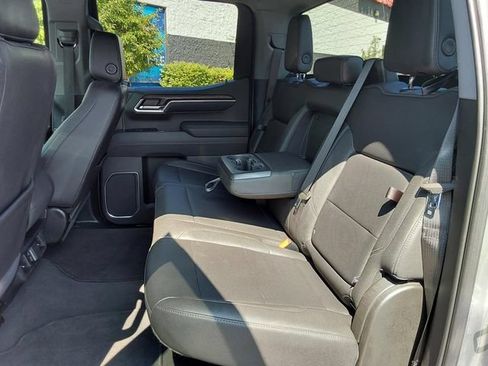Used 2025 GMC Sierra 1500 SLT AWD/4WD image 13