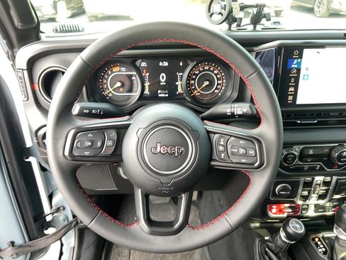 Used 2024 Jeep Wrangler Unlimited Rubicon image 17