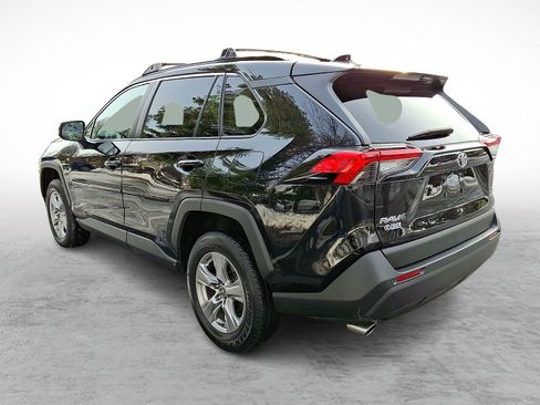 Used 2022 Toyota RAV4 XLE image 4