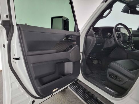 Used 2024 Lexus GX 550 w/ Accessory Package (Z1) AWD/4WD image 23