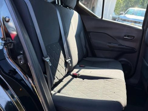 Used 2018 Nissan Kicks SV w/ Exterior Package FWD image 17