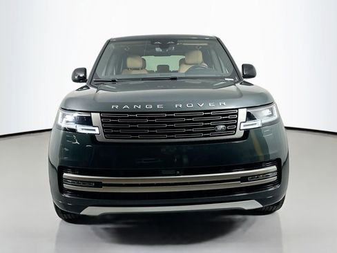 Used 2024 Land Rover Range Rover Long Wheelbase SE image 2