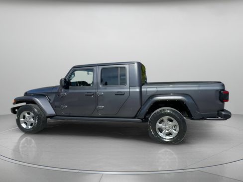 Used 2021 Jeep Gladiator Sport image 16