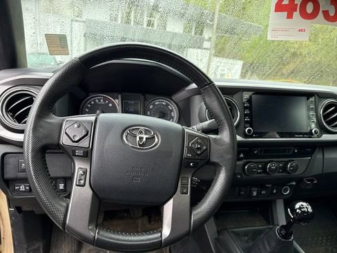 Used 2020 Toyota Tacoma TRD Off-Road w/ TRD Premium Off Road Package image 19