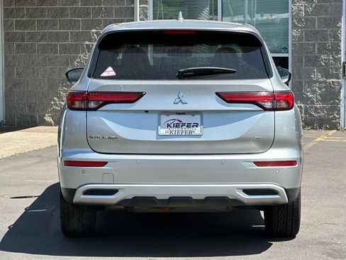 Used 2024 Mitsubishi Outlander SE FWD image 5