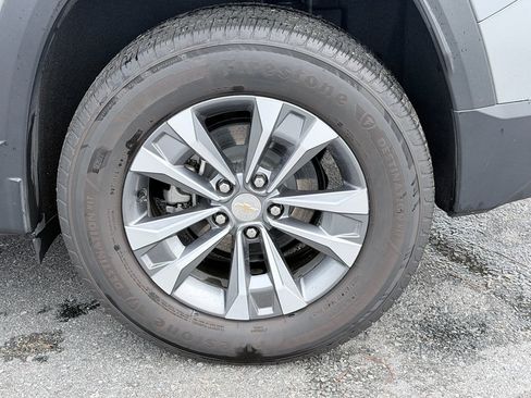 Used 2026 Chevrolet Equinox LT w/ Convenience Package II FWD image 32