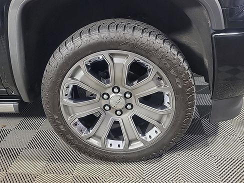 Used 2018 GMC Sierra 1500 Denali w/ Denali Ultimate Package AWD/4WD image 3