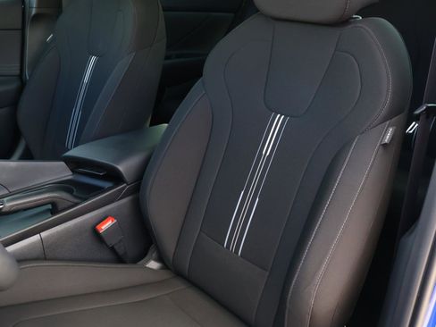 Certified 2025 Hyundai Elantra Sport image 12