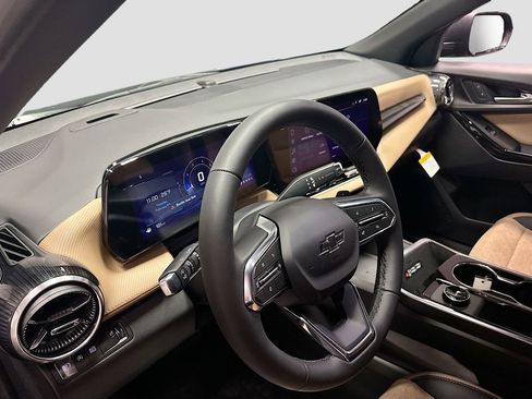 New 2026 Chevrolet Equinox ACTIV FWD image 10
