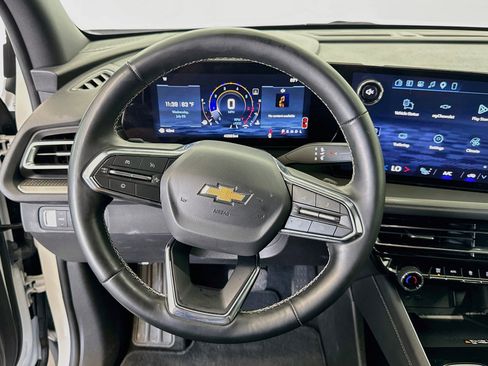 Used 2026 Chevrolet Traverse LT w/ Driver Confidence Package FWD image 18
