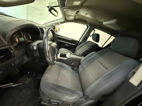 Used 2014 Nissan Armada SV AWD/4WD image 23