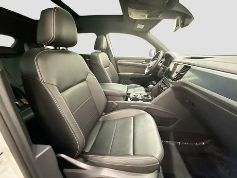 Used 2022 Volkswagen Atlas Cross Sport SEL R-Line image 14