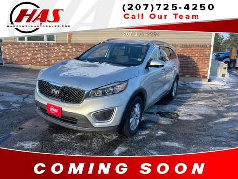 Used 2017 Kia Sorento LX w/ LX Convenience Package image 1