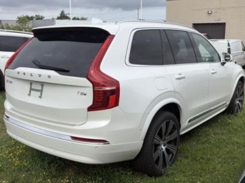 Used 2025 Volvo XC90 T8 Plus w/ Protection Package Premier AWD/4WD image 3