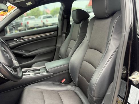 Used 2018 Honda Accord Sport image 15