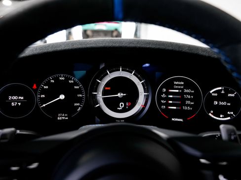 Used 2024 Porsche 911 Dakar image 12