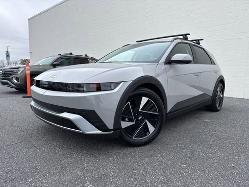 Used 2025 Hyundai Ioniq 5 SEL image 1