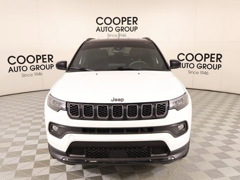 Used 2024 Jeep Compass Latitude w/ Altitude Special Edition AWD/4WD image 8