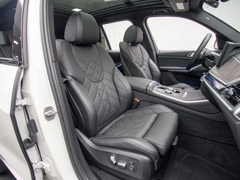 Used 2024 BMW X5 xDrive40i w/ M Sport Package AWD/4WD image 15