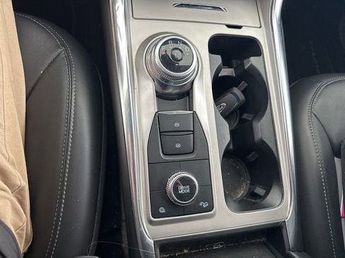 Used 2022 Ford Explorer XLT w/ Equipment Group 202A image 17