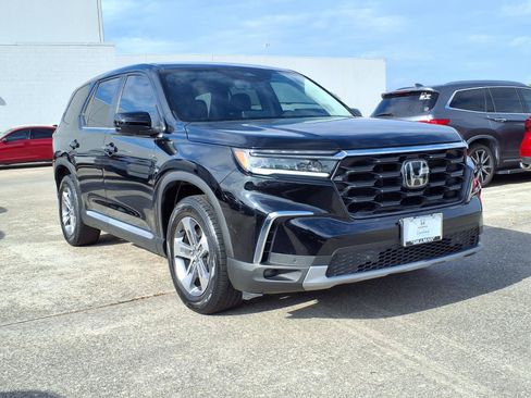 Certified 2025 Honda Pilot EX-L image 2