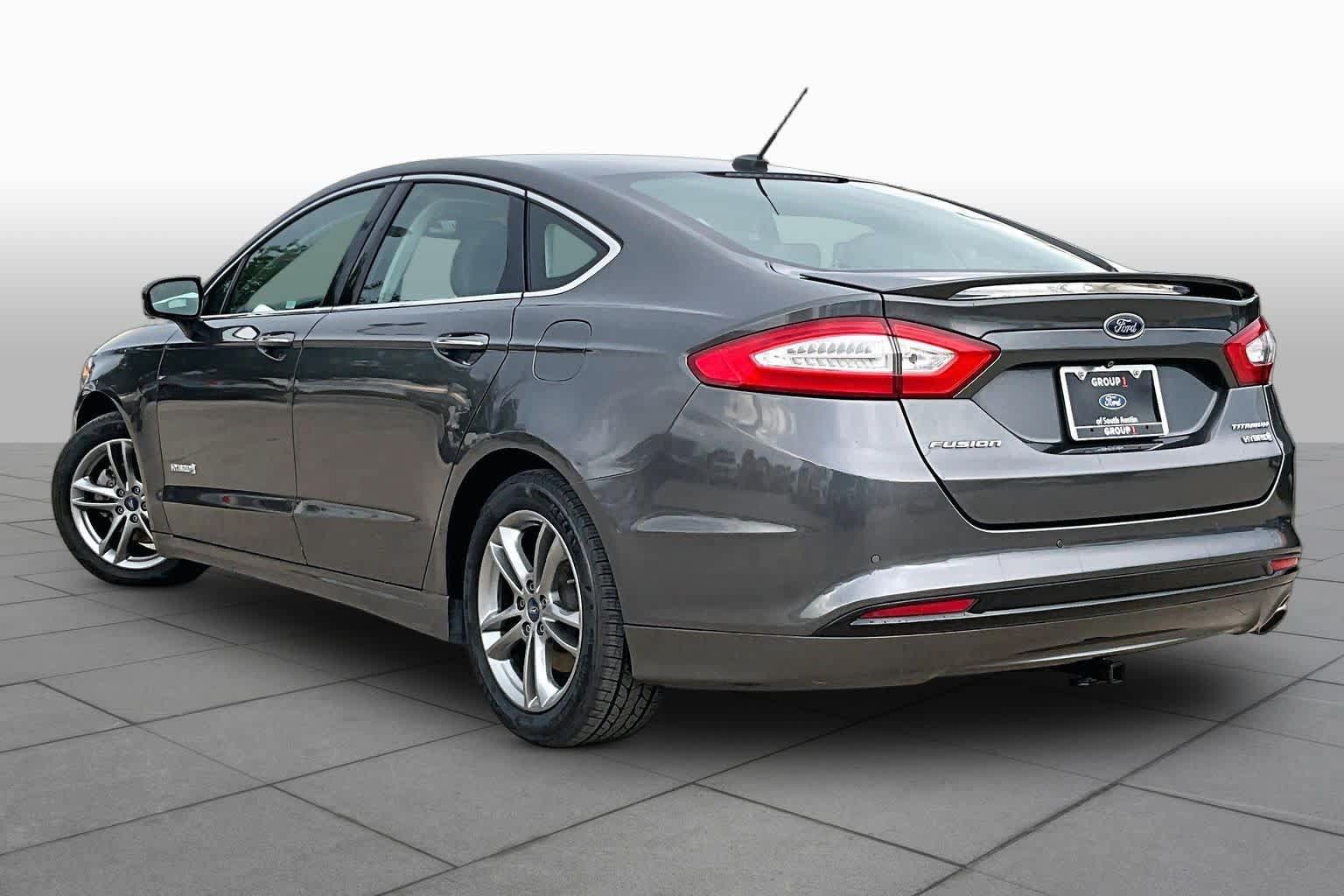 Used 2015 Ford Fusion Titanium FWD image 12
