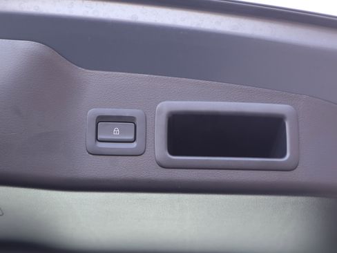 Certified 2025 MAZDA MAZDA3 Carbon image 19