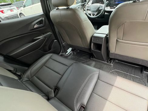 Used 2024 Chevrolet Trax ACTIV w/ Driver Confidence Package FWD image 35