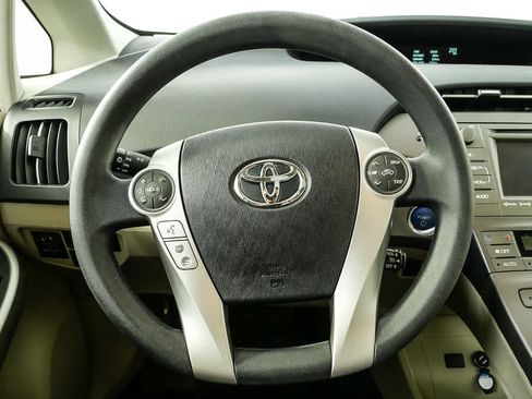 Used 2014 Toyota Prius Three w/ Solar Roof Package FWD image 9