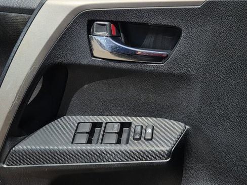 Used 2015 Toyota RAV4 XLE FWD image 18