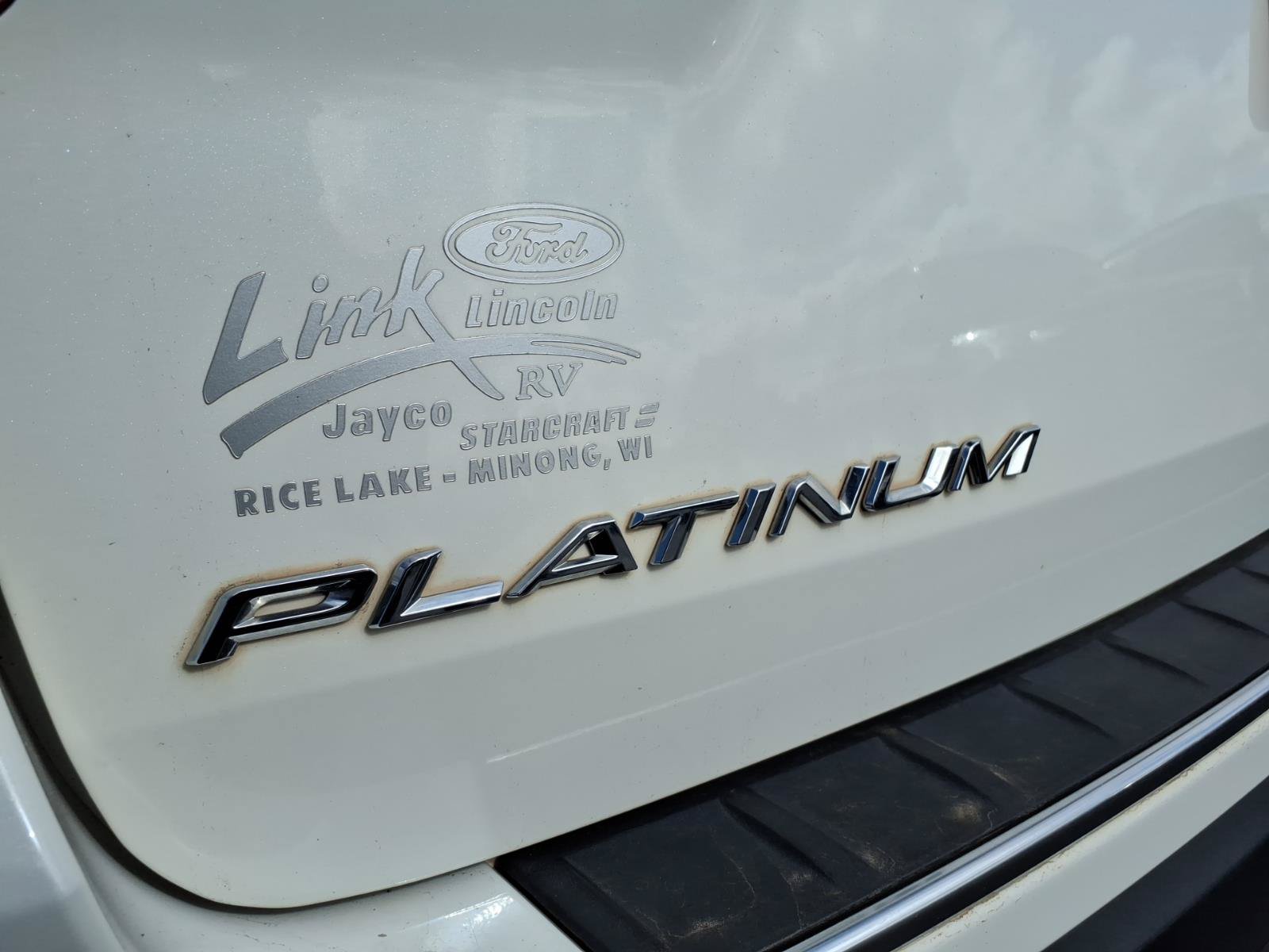 Used 2021 Ford Explorer Platinum w/ Equipment Group 601A AWD/4WD image 4